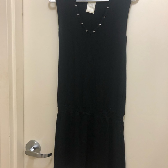 Clothes - Picture 2 of 16